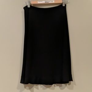 Gap straight line hemmed skirt small